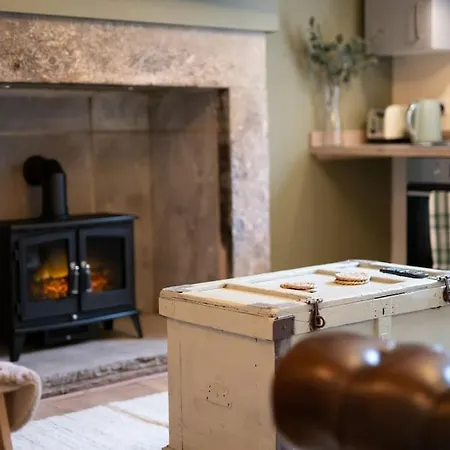 Cosy, Cottage Style Apartment In Peak District Glossop Exterior photo